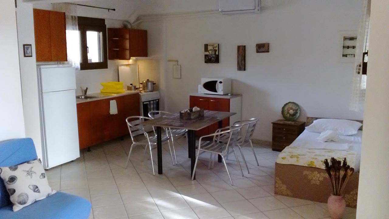 Natalia'S Apartments Nikiti  Extérieur photo